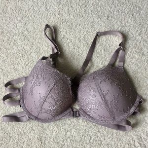 Victoria’s Secret push up bra front clasp